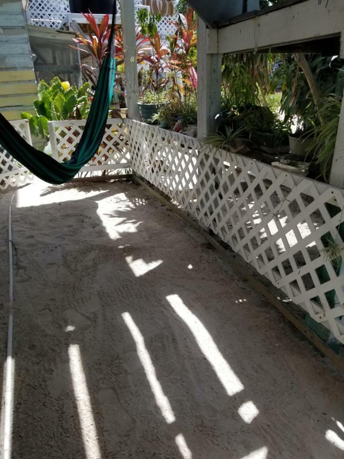 Chapito'S Apartment 2 Caye Caulker Exterior photo